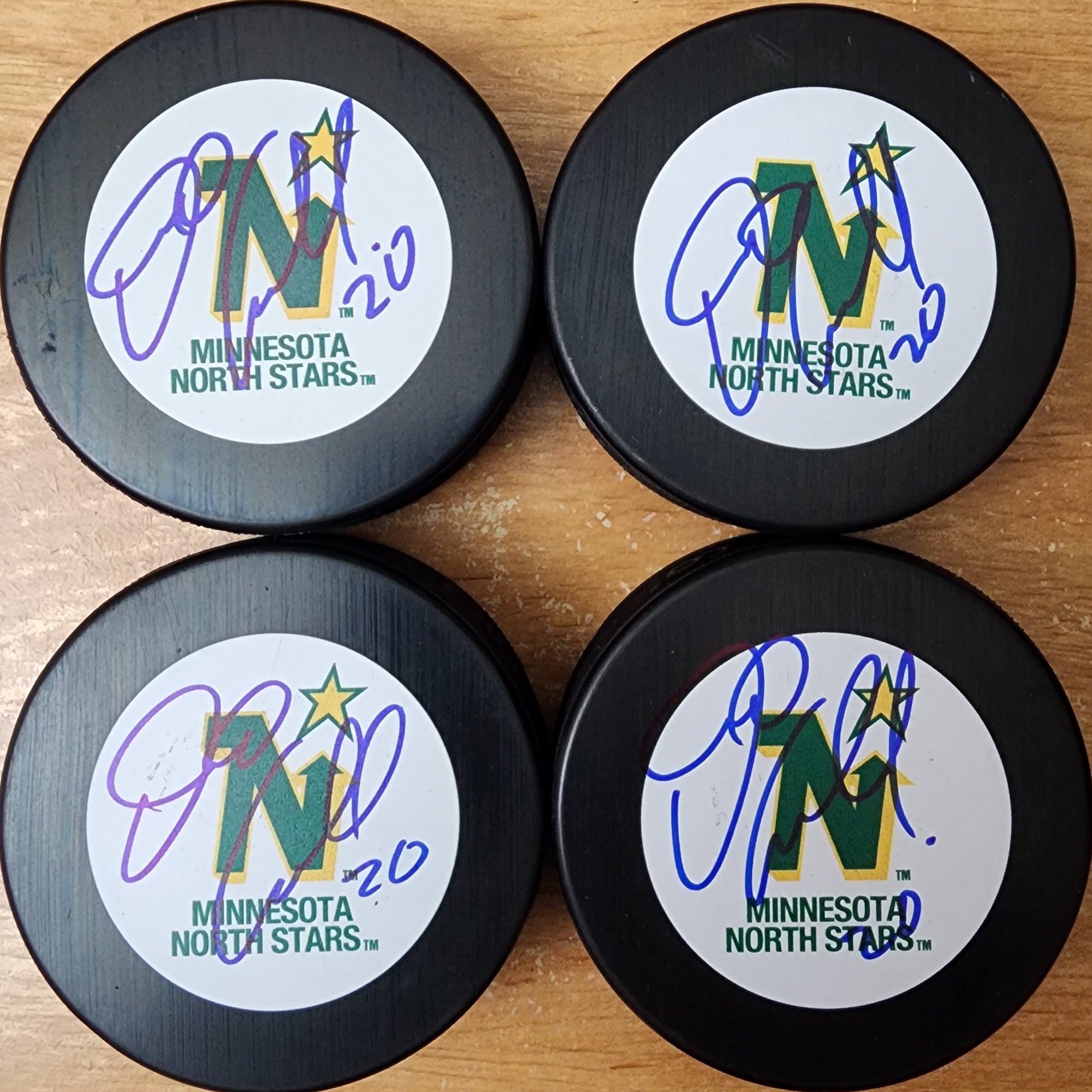 Dino Ciccarelli Minnesota North Stars Autographed Pucks JSA