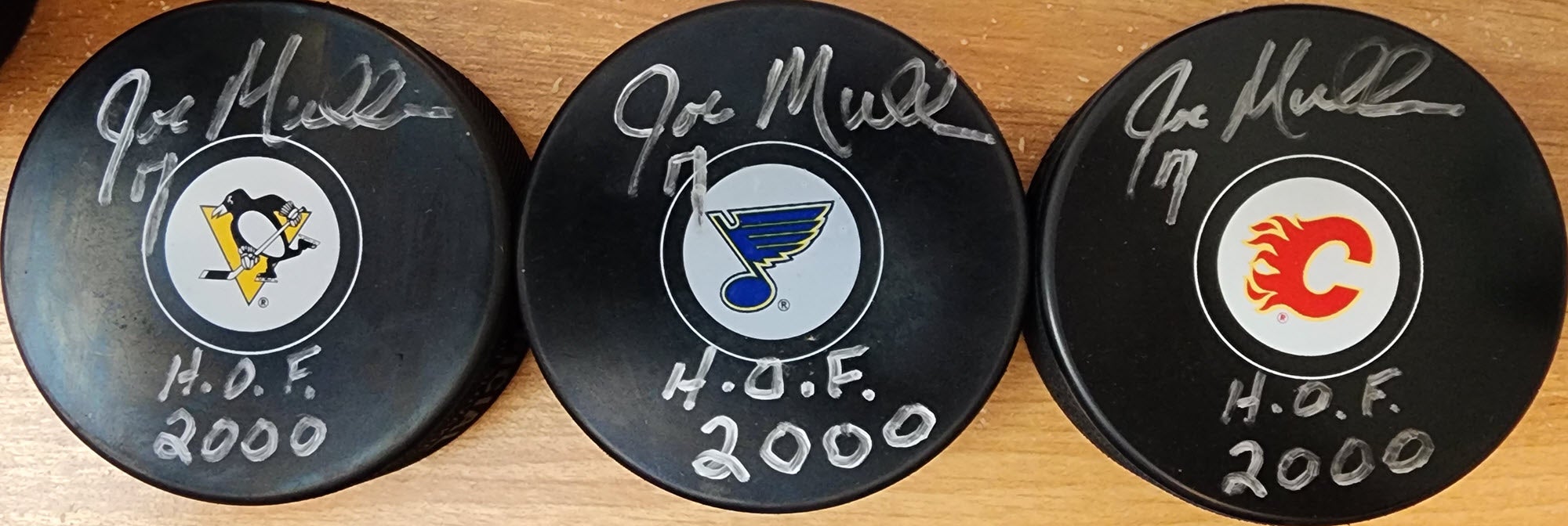 Joe Mullen Autographed Pucks JSA
