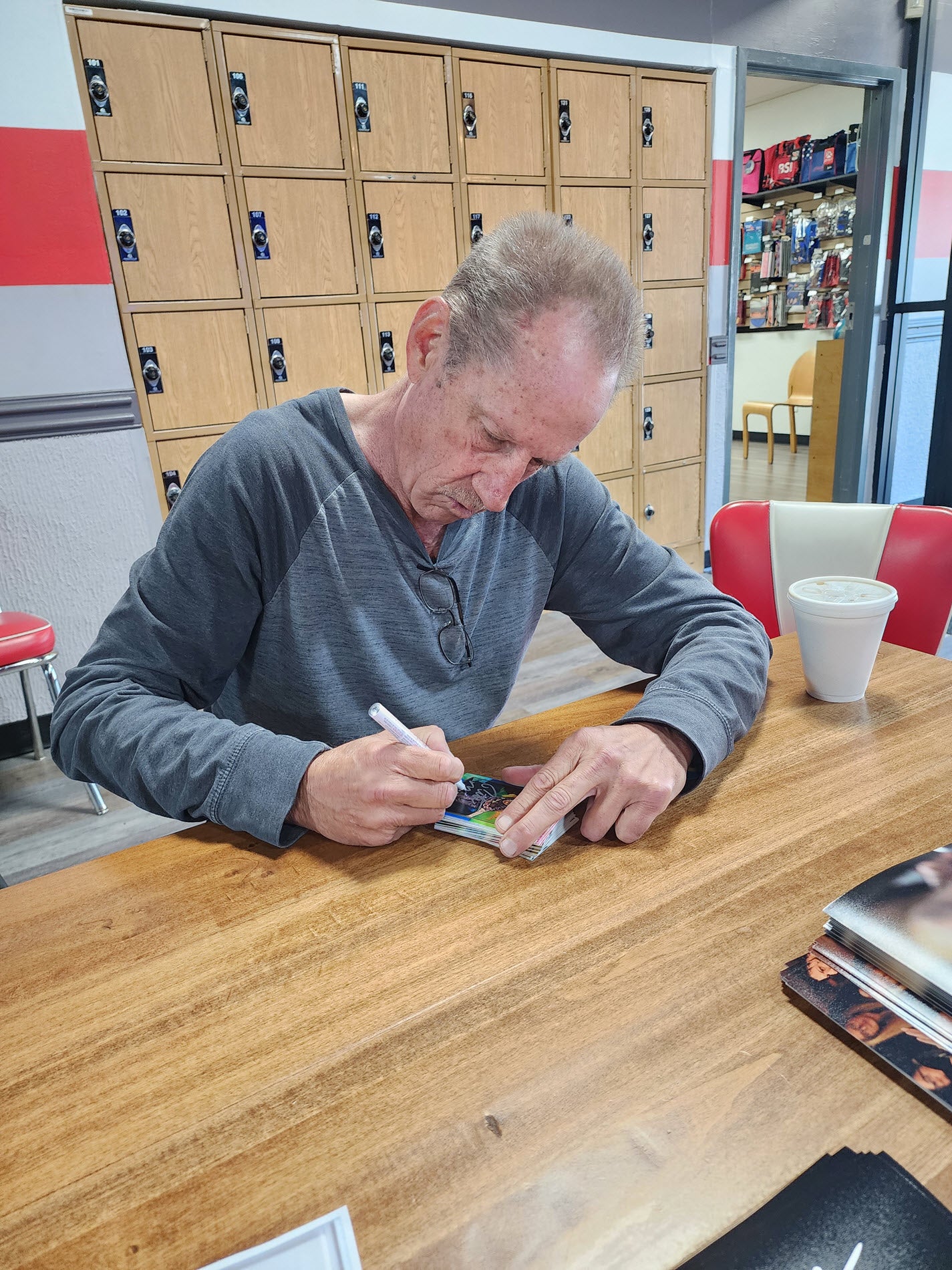 Pete Weber Private Autograph Signing 05162025 (6)