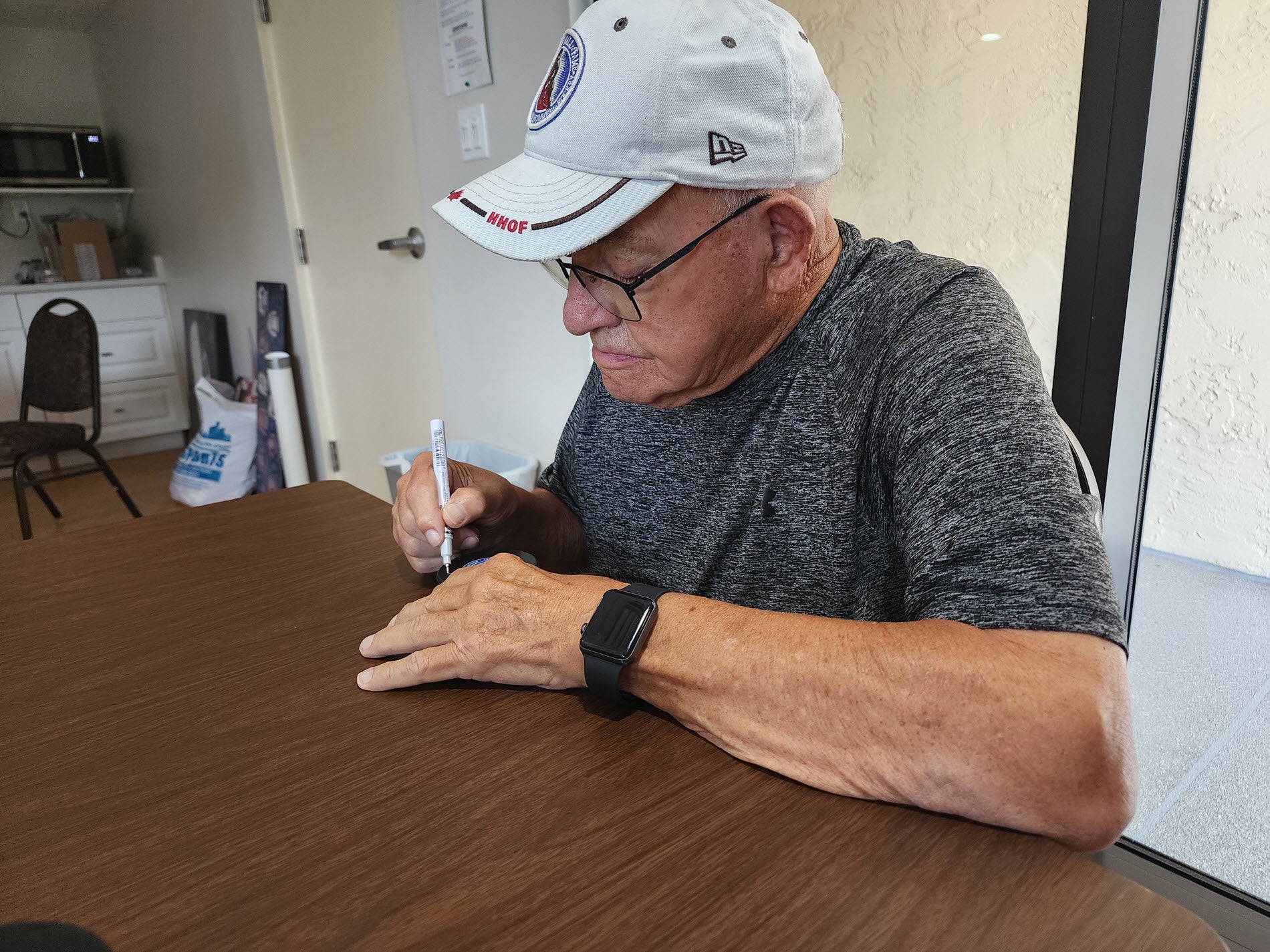 Scotty Bowman Private Signing May 2026 (30)