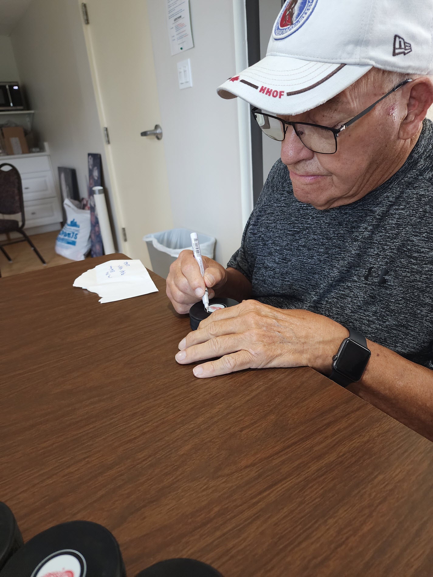 Scotty Bowman Private Signing May 2026 (32)