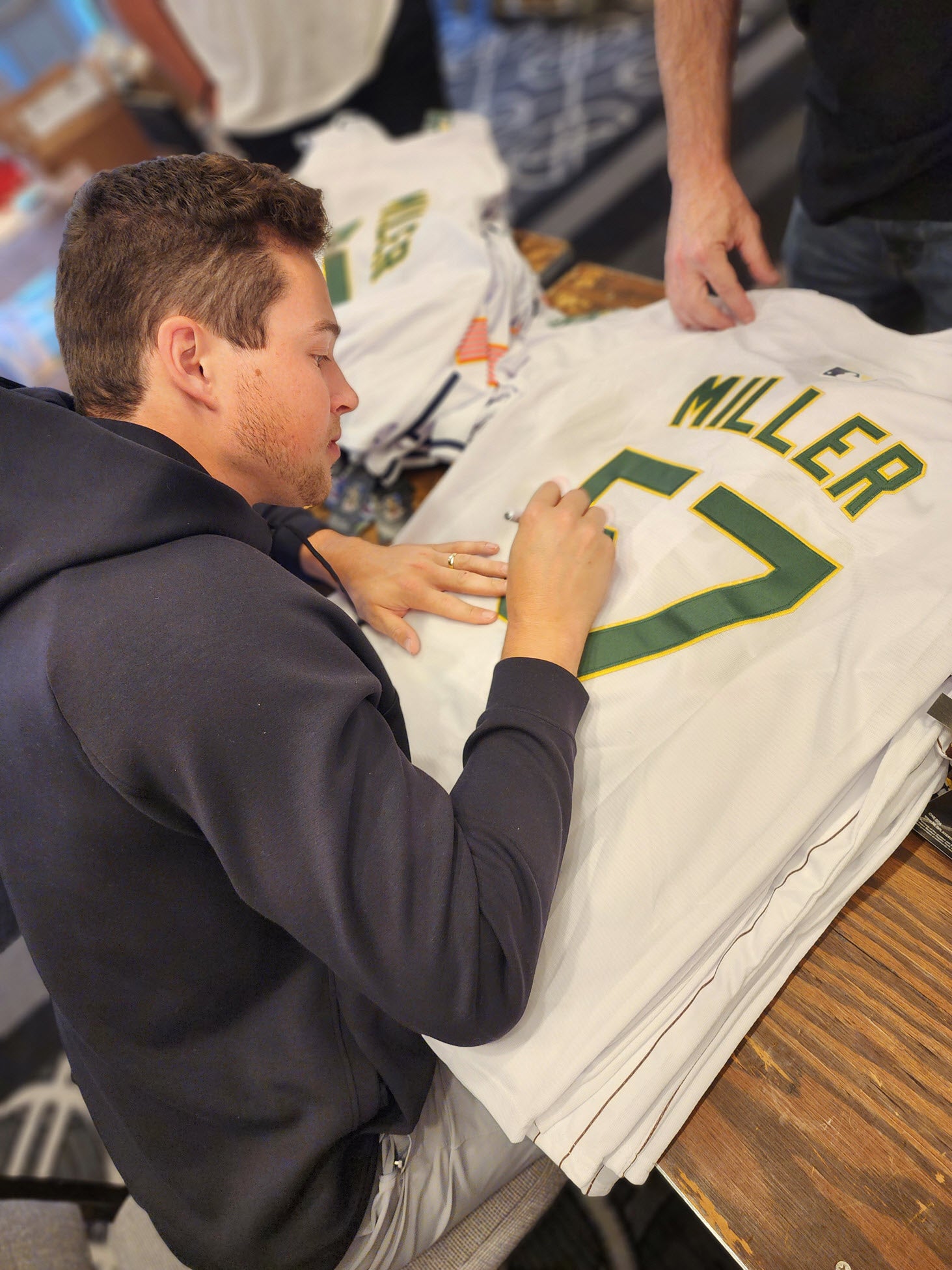 Mason Miller Private Signing 06022026 (11)