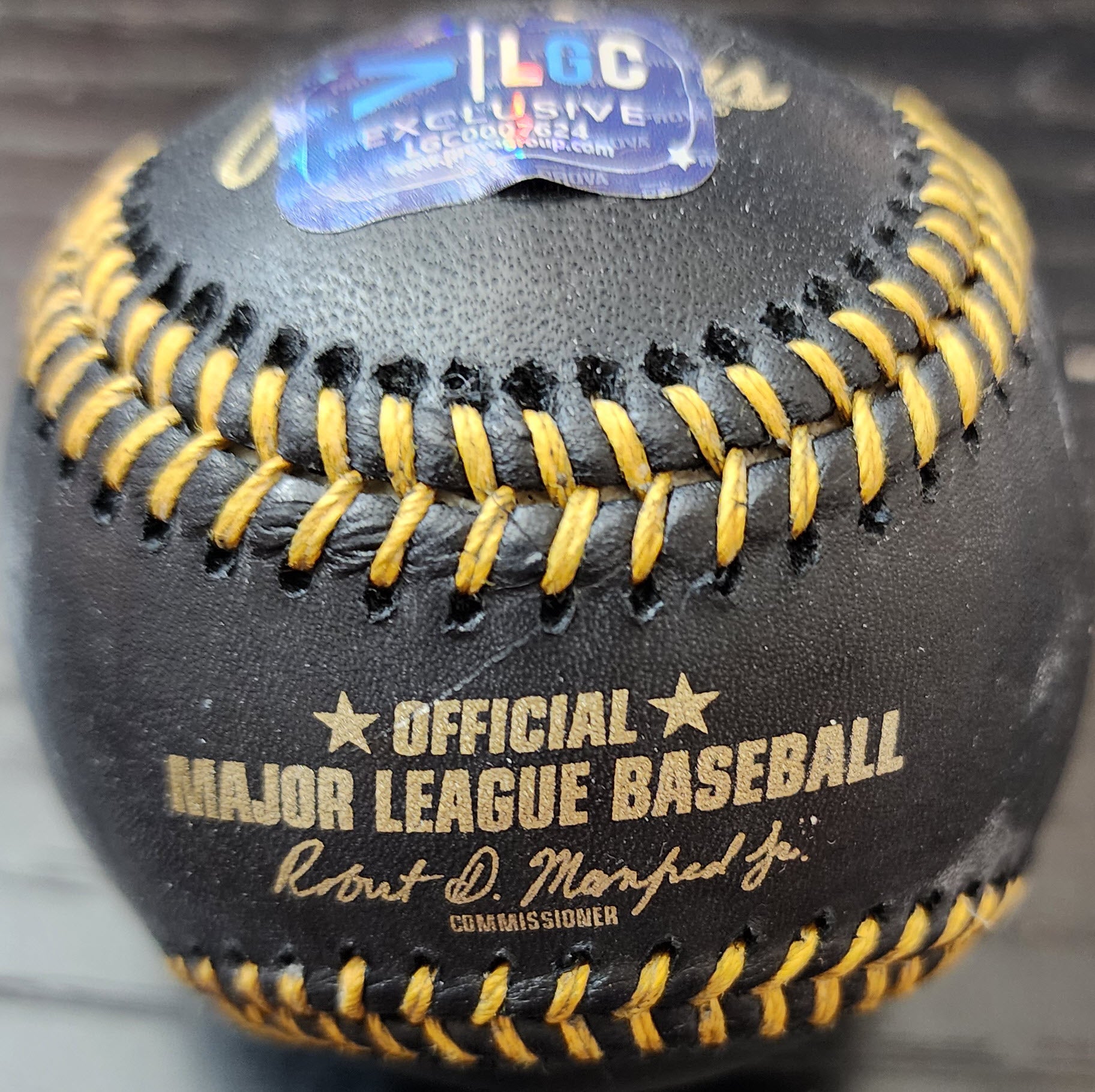 Franklin Arias Autographed Rawlings Black OMLB Baseball v2