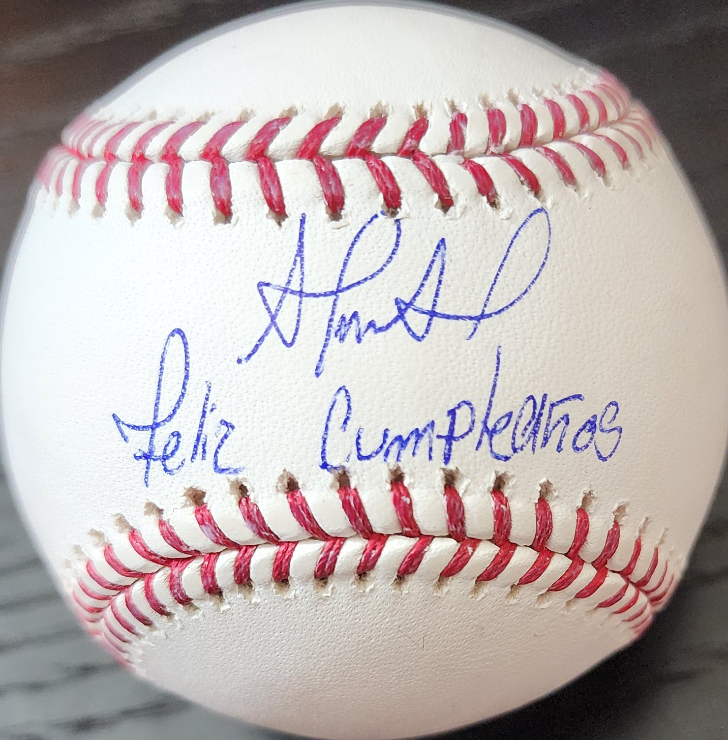 Franklin Arias Autographed Rawlings OMLB Baseball inscribed Feliz Cumpleanos v1