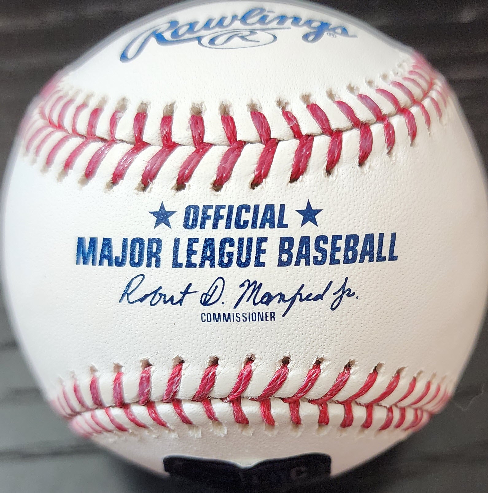 Franklin Arias Autographed Rawlings OMLB Baseball inscribed Feliz Cumpleanos v2