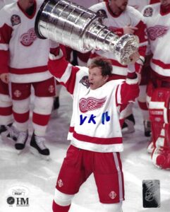Vladimir Konstantinov Autographed 8x10 Photo ZOOMED OUT