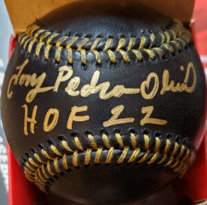Tony Pedro Oliva Autographed Black Ball with Full Name HOF22 Inscription v1