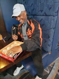 Melvin Mora Private Autograph Signing 11082025 (4)