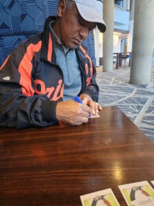 Melvin Mora Private Autograph Signing 11082025 (5)